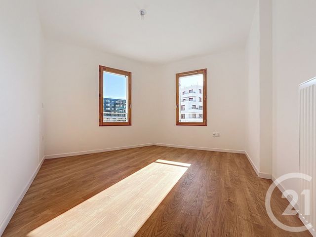 Appartement F3 à louer - 3 pièces - 64.36 m2 - NANTERRE - 92 - ILE-DE-FRANCE - Century 21 Mémento