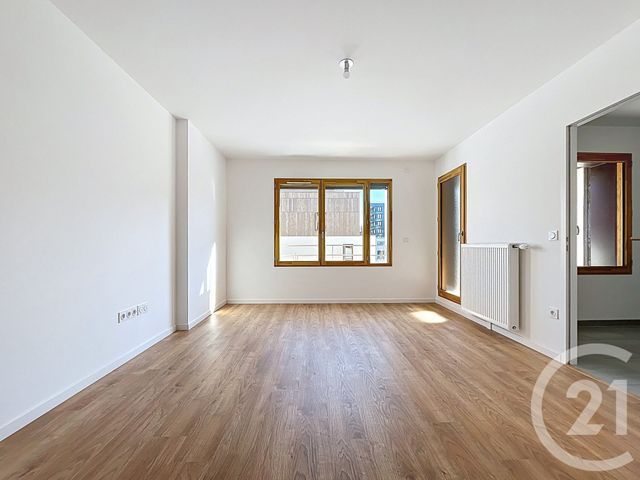 Appartement F3 à louer - 3 pièces - 64.36 m2 - NANTERRE - 92 - ILE-DE-FRANCE - Century 21 Mémento