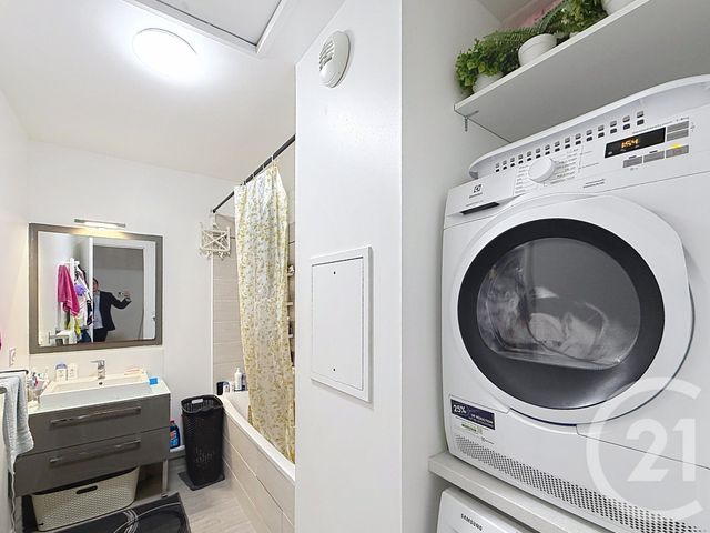 Appartement F3 à vendre - 3 pièces - 63.86 m2 - PUTEAUX - 92 - ILE-DE-FRANCE - Century 21 Mémento