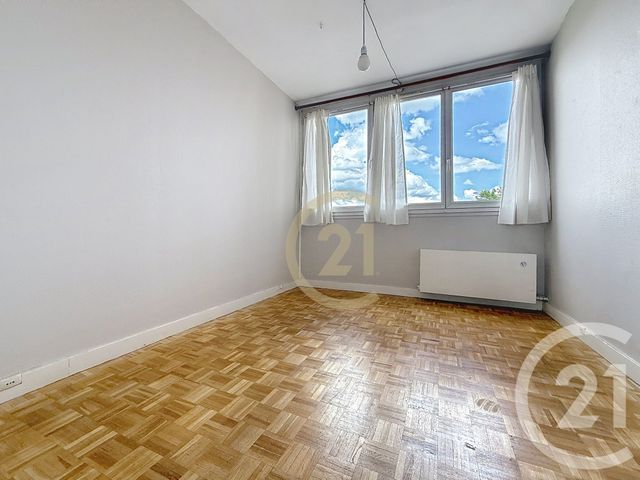 Appartement F3 à vendre - 3 pièces - 60.64 m2 - NANTERRE - 92 - ILE-DE-FRANCE - Century 21 Mémento